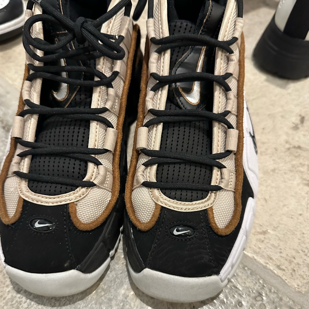 Nike Air Max Big Boy or Men’s Sneaker